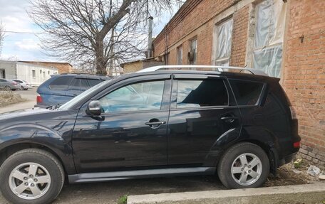 Mitsubishi Outlander III рестайлинг 3, 2010 год, 950 000 рублей, 4 фотография