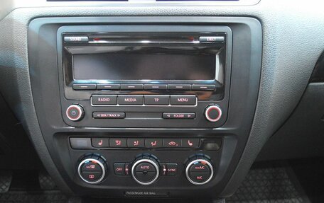 Volkswagen Jetta VI, 2012 год, 890 000 рублей, 12 фотография
