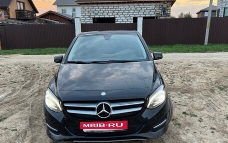 Mercedes-Benz B-Класс, 2016 год, 1 600 000 рублей, 2 фотография