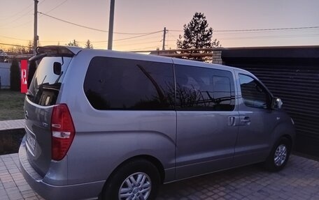 Hyundai Grand Starex Grand Starex I рестайлинг 2, 2016 год, 2 900 000 рублей, 8 фотография