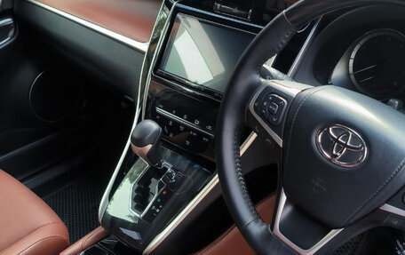 Toyota Harrier, 2019 год, 3 110 000 рублей, 30 фотография