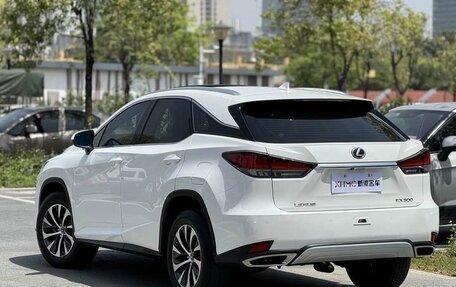 Lexus RX IV рестайлинг, 2022 год, 3 950 000 рублей, 4 фотография