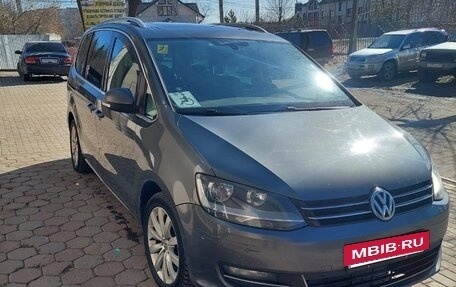 Volkswagen Sharan II, 2011 год, 1 350 000 рублей, 2 фотография