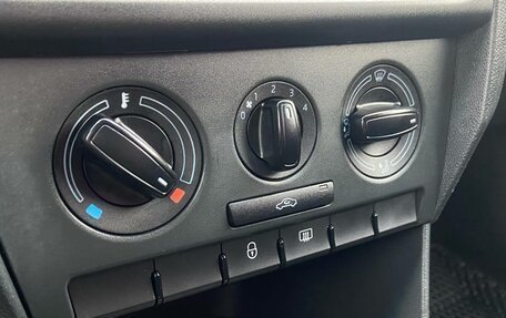 Skoda Rapid I, 2015 год, 885 000 рублей, 17 фотография