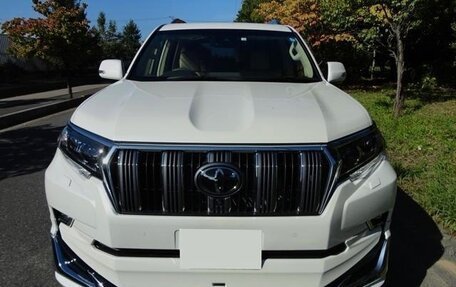 Toyota Land Cruiser Prado 150 рестайлинг 2, 2021 год, 4 400 000 рублей, 2 фотография