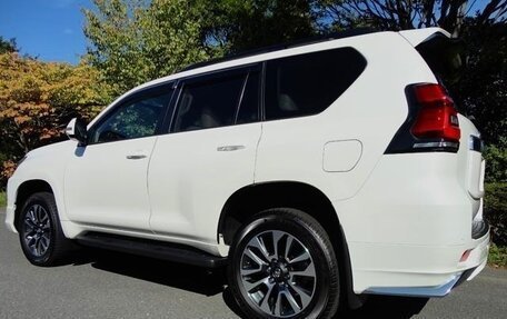 Toyota Land Cruiser Prado 150 рестайлинг 2, 2021 год, 4 400 000 рублей, 9 фотография