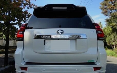 Toyota Land Cruiser Prado 150 рестайлинг 2, 2021 год, 4 400 000 рублей, 4 фотография