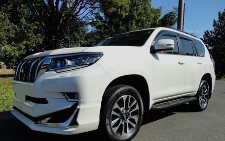 Toyota Land Cruiser Prado 150 рестайлинг 2, 2021 год, 4 400 000 рублей, 10 фотография