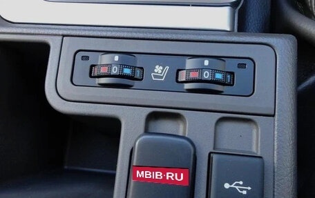 Toyota Land Cruiser Prado 150 рестайлинг 2, 2021 год, 4 400 000 рублей, 12 фотография