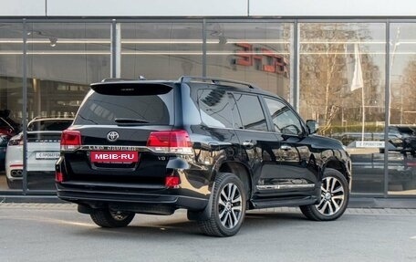 Toyota Land Cruiser 200, 2018 год, 6 900 000 рублей, 4 фотография
