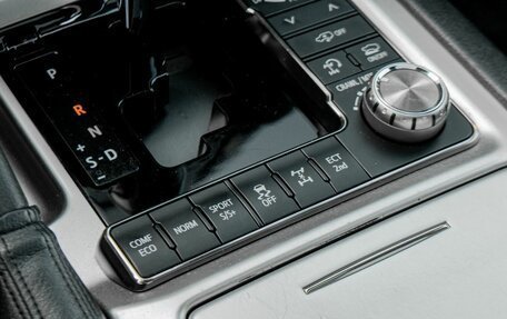 Toyota Land Cruiser 200, 2018 год, 6 900 000 рублей, 18 фотография