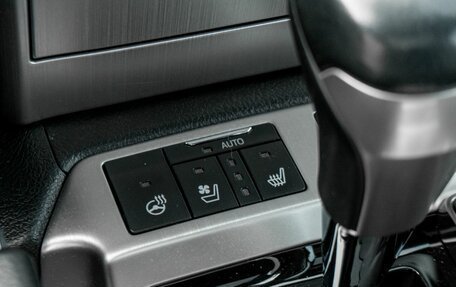 Toyota Land Cruiser 200, 2018 год, 6 900 000 рублей, 16 фотография
