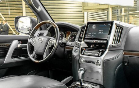Toyota Land Cruiser 200, 2018 год, 6 900 000 рублей, 25 фотография