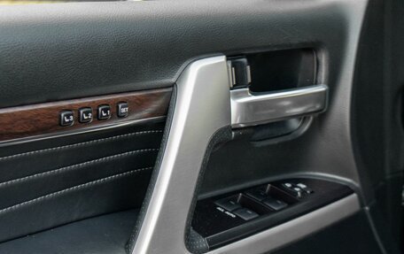 Toyota Land Cruiser 200, 2018 год, 6 900 000 рублей, 21 фотография
