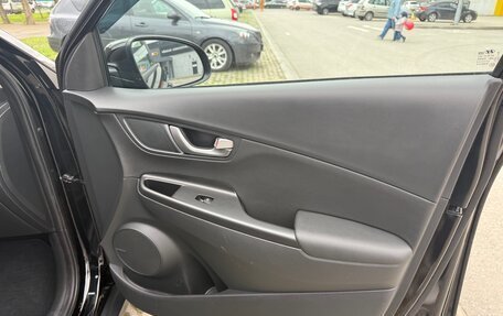 Hyundai Kona I, 2021 год, 1 860 000 рублей, 12 фотография