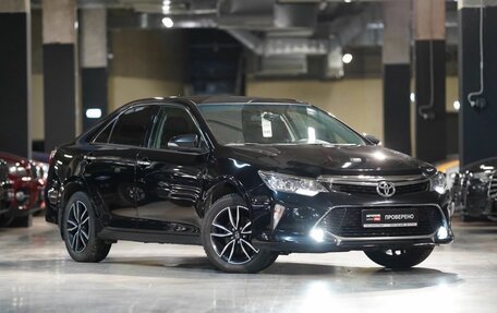 Toyota Camry, 2017 год, 2 199 000 рублей, 2 фотография