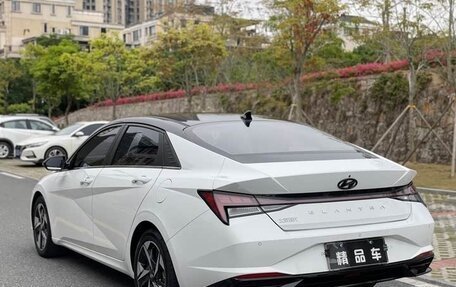 Hyundai Elantra, 2022 год, 1 450 000 рублей, 2 фотография
