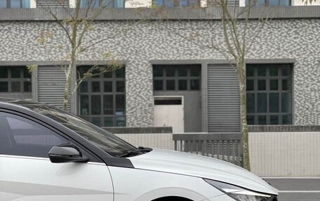 Hyundai Elantra, 2022 год, 1 450 000 рублей, 13 фотография