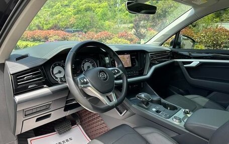 Volkswagen Touareg III, 2019 год, 3 700 000 рублей, 7 фотография