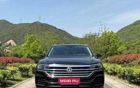 Volkswagen Touareg III, 2019 год, 3 700 000 рублей, 2 фотография