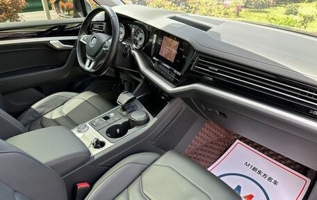 Volkswagen Touareg III, 2019 год, 3 700 000 рублей, 9 фотография