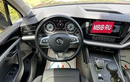 Volkswagen Touareg III, 2019 год, 3 700 000 рублей, 13 фотография