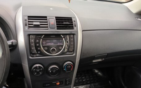 Toyota Corolla, 2011 год, 850 000 рублей, 9 фотография
