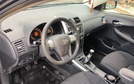 Toyota Corolla, 2011 год, 850 000 рублей, 10 фотография