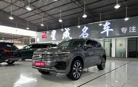 Volkswagen Touareg III, 2019 год, 3 800 000 рублей, 1 фотография