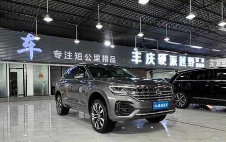 Volkswagen Touareg III, 2019 год, 3 800 000 рублей, 2 фотография