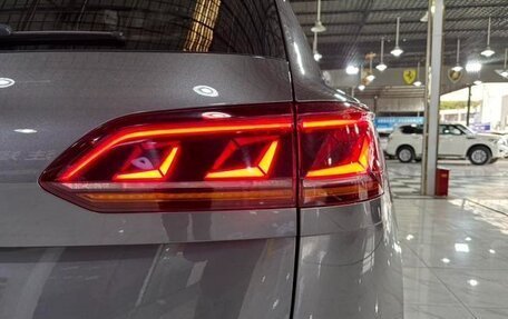 Volkswagen Touareg III, 2019 год, 3 800 000 рублей, 7 фотография