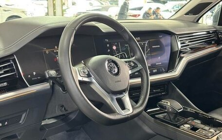 Volkswagen Touareg III, 2019 год, 3 800 000 рублей, 13 фотография