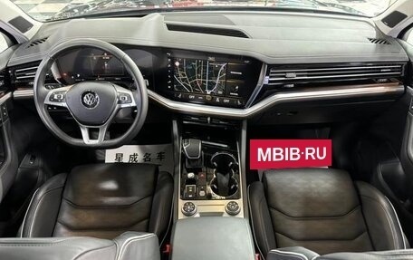 Volkswagen Touareg III, 2019 год, 3 800 000 рублей, 32 фотография