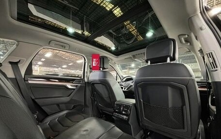 Volkswagen Touareg III, 2019 год, 3 800 000 рублей, 26 фотография