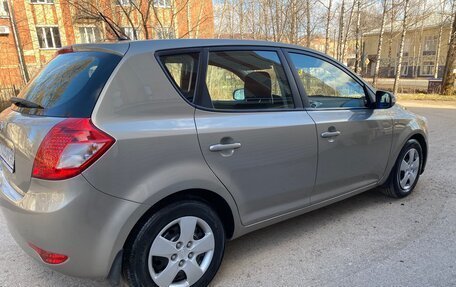 KIA cee'd I рестайлинг, 2010 год, 880 000 рублей, 8 фотография