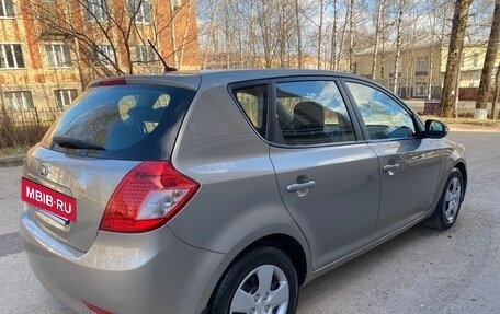 KIA cee'd I рестайлинг, 2010 год, 880 000 рублей, 9 фотография