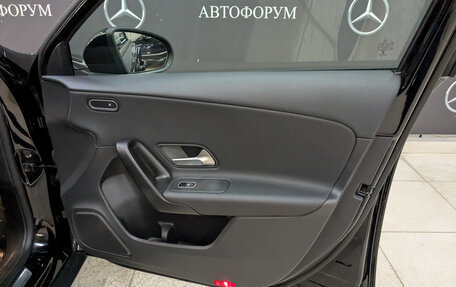 Mercedes-Benz A-Класс, 2020 год, 2 430 000 рублей, 23 фотография