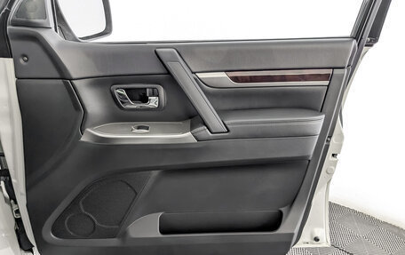 Mitsubishi Pajero IV, 2019 год, 3 700 000 рублей, 26 фотография