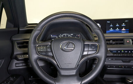 Lexus UX I, 2020 год, 2 990 000 рублей, 21 фотография