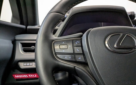 Lexus UX I, 2020 год, 2 990 000 рублей, 25 фотография