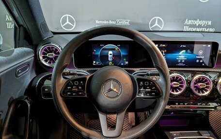 Mercedes-Benz A-Класс, 2018 год, 2 300 000 рублей, 25 фотография