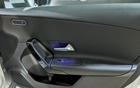 Mercedes-Benz A-Класс, 2018 год, 2 300 000 рублей, 22 фотография