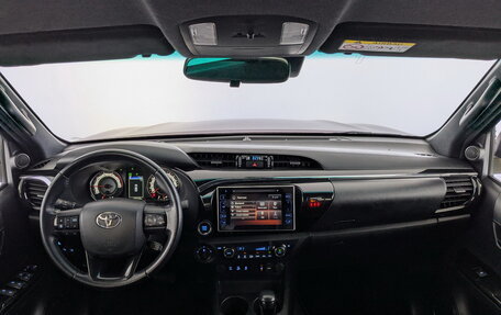 Toyota Hilux VIII, 2018 год, 3 500 000 рублей, 14 фотография