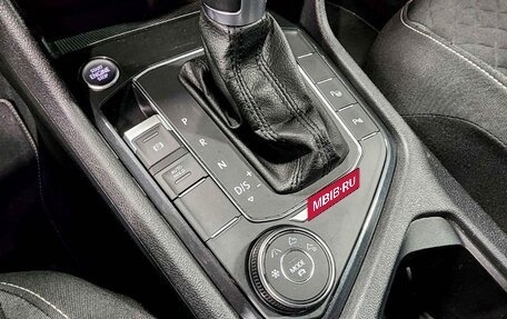 Volkswagen Tiguan II, 2018 год, 1 850 000 рублей, 3 фотография