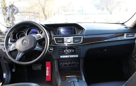Mercedes-Benz E-Класс, 2014 год, 1 690 000 рублей, 29 фотография