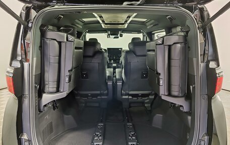 Toyota Alphard, 2024 год, 14 800 000 рублей, 9 фотография