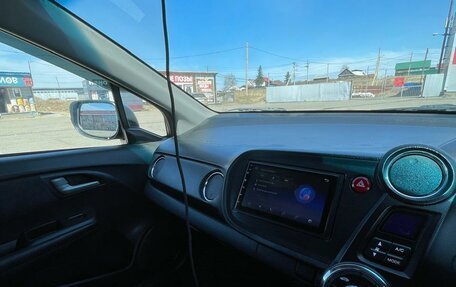 Honda Insight II рестайлинг, 2010 год, 665 000 рублей, 4 фотография