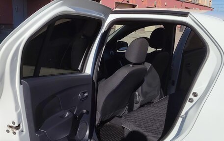 Renault Logan II, 2016 год, 990 000 рублей, 3 фотография