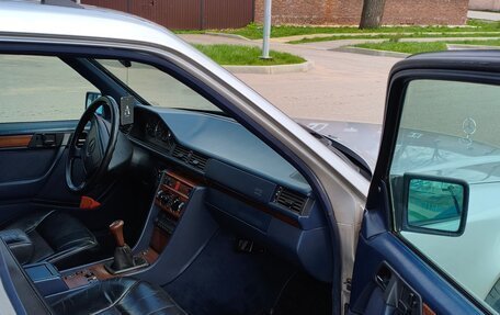 Mercedes-Benz E-Класс, 1995 год, 650 000 рублей, 10 фотография