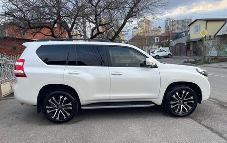 Toyota Land Cruiser Prado 150 рестайлинг 2, 2017 год, 5 150 000 рублей, 3 фотография